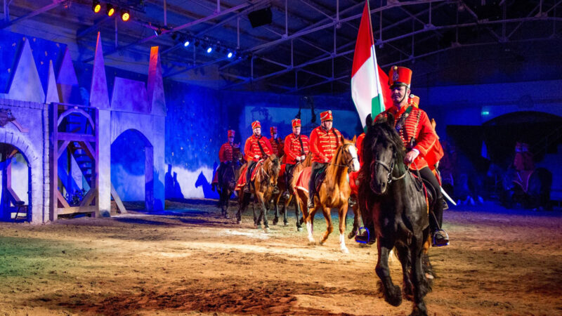 komáromi Magyar Lovas Színház